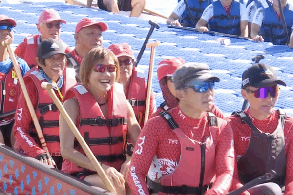 Haikou’s Dragon Boat Races Make a Big Splash! ๐ฃโโ๏ธ Dragon boat races boost tourism and consumption in Haikou video poster