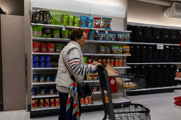 US Economy Slows Down: What’s Happening? Fed Beige Book: US economic outlook pessimistic amid tariffs