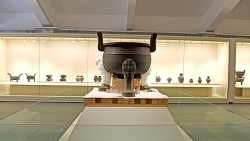 Lost Tomb of Ancient Chinese King Unearthed After 2,000 Years! 🏺✨ From Warring States to trade wars: An unearthed lesson