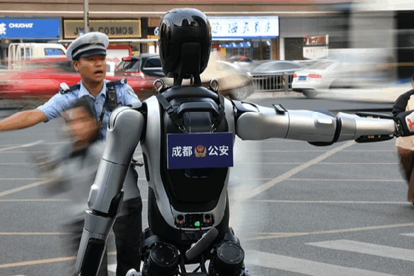 Chengdu’s Newest Traffic Helper: A Humanoid Robot! Humanoid robot offers traffic services in Chengdu
