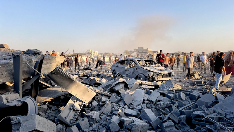 Israel calls for Gaza evacuation; Trump hints at ceasefire in a week