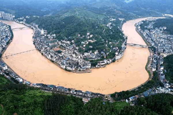 Floods in SW China: Rescue Teams Rush to Help! Live: Rescue operations underway for flood-hit regions in SW China