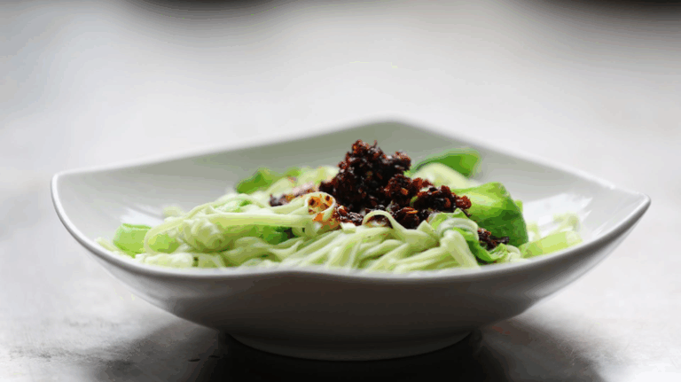 Lotus-leaf noodles drive rural revival in Guizhou