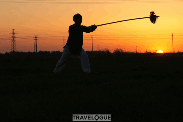 Sunset Moves: Master Wu Hao and the Power of Bajiquan Practicing baijiquan at sunset