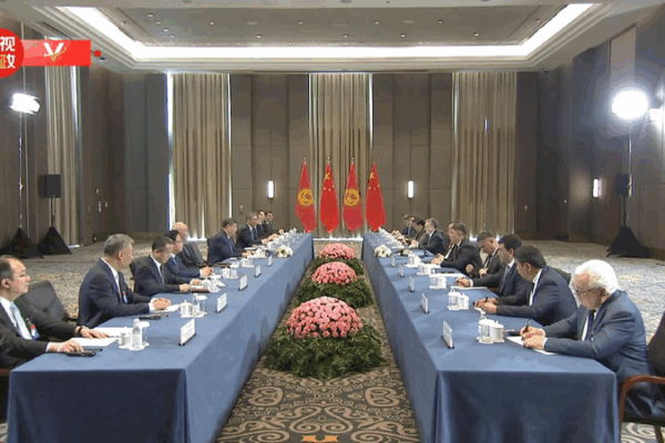 China and Kyrgyzstan Presidents Plan to Work Together! ๐ค President Xi calls on China, Kyrgyzstan to expand cooperation