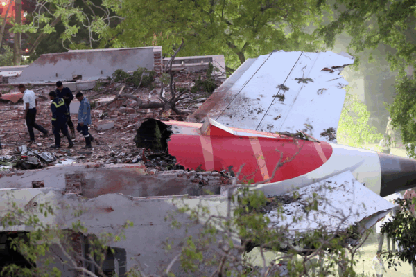 President Xi Sends Condolences to India After Plane Crash โ๏ธ President Xi extends condolences to Indian leaders over plane crash
