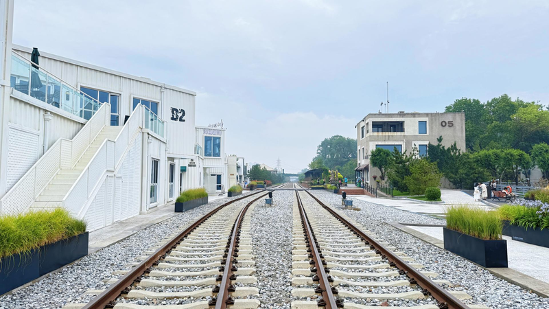 Qinhuangdao's old port overflows with vitality