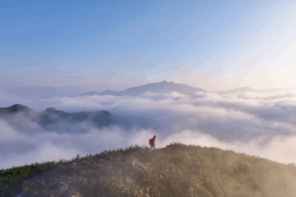 Rise and Shine! Witness the Magical Sea of Clouds over Taihang Mountains ☁️🌄 Rise early and see a stunning sea of clouds over Taihang peaks video poster