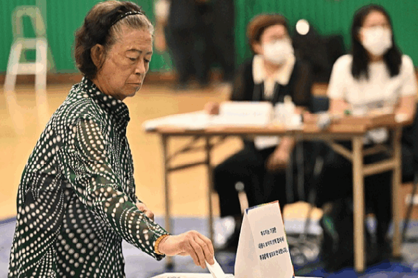 South Koreans Choose a New President! ๐ฐ๐ท๐ณ๏ธ S. Koreans go to polls to pick new president