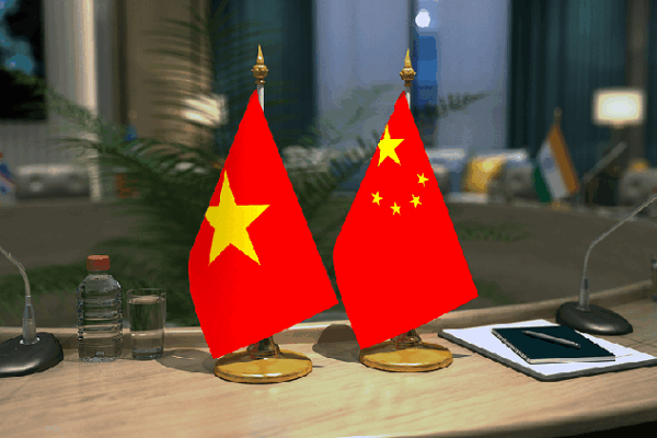 China and Vietnam Join Hands to Fight Crime! π€ Senior CPC official meets Vietnam's chief justice