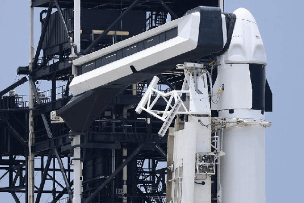 Air Leaks Delay Space Station Mission for Astronauts! ๐ Space station air leaks trigger delay to private astronaut mission