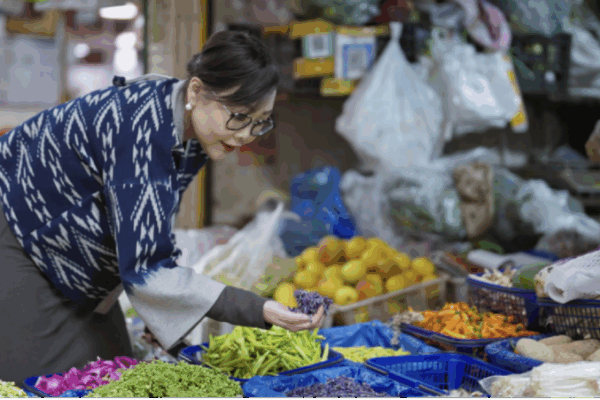 Chef Janjira Brings Thai Flavors to China’s Spring City! ๐ The Authentic Flavor of Sino-Thai Friendship