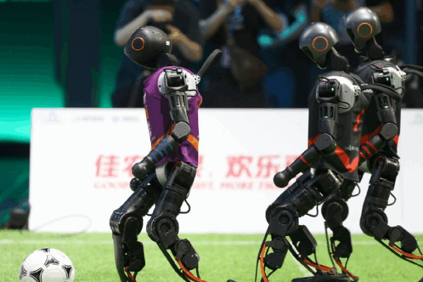 Robots Play Soccer! Tsinghua University Wins China’s First 3-on-3 Robot Match Tsinghua University wins China's 1st humanoid robot 3×3 football event