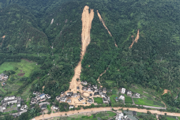 Landslide Escape! Early Evacuation Saves 57 in China π¨ Typhoon Wutip: Early evacuation saves 57 from landslide in Guangdong