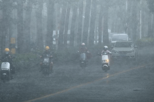 Typhoon Wutip Hits South China’s Hainan Island: Strong Winds and Big Waves! Typhoon Wutip makes landfall in south China's Hainan