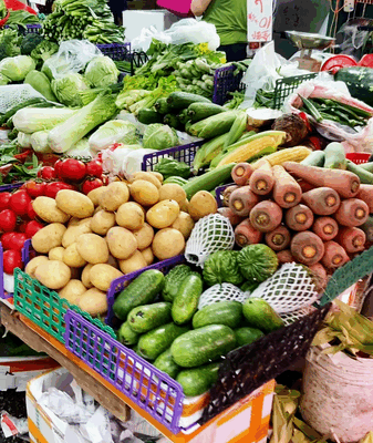 Discover the Vibrant Street Markets of Hong Kong! ๐ Vibrant street markets in Hong Kong video poster