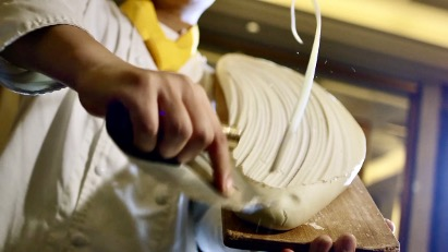 Discover the Chewy Secret of Shanxi’s Knife-Cut Noodles! ๐ Wheat harvest season: The secret behind Shanxi's knife-cut noodles video poster