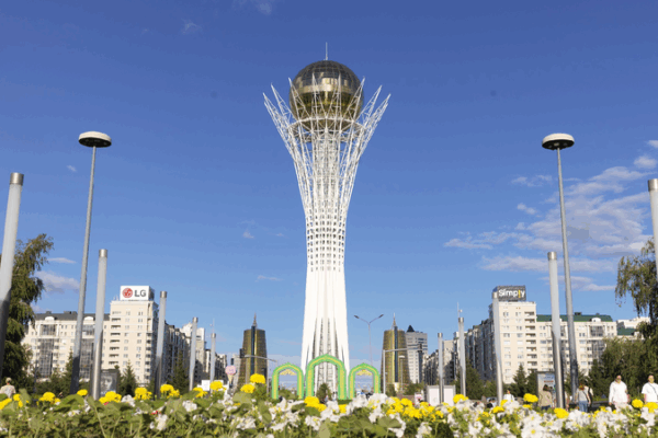 Xi Jinping’s Exciting Kazakhstan Trip: Fighter Jets and Flags! Xi Jinping leaves Astana after attending 2nd China-Central Asia Summit