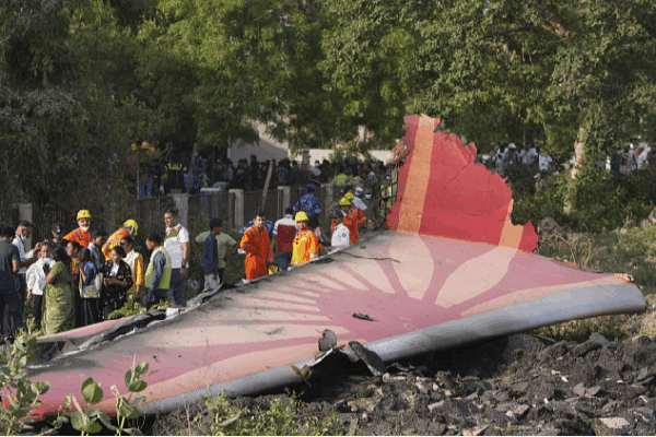 President Xi Sends Heartfelt Condolences to British King After Plane Crash in India Xi extends condolences to British king over plane crash in India