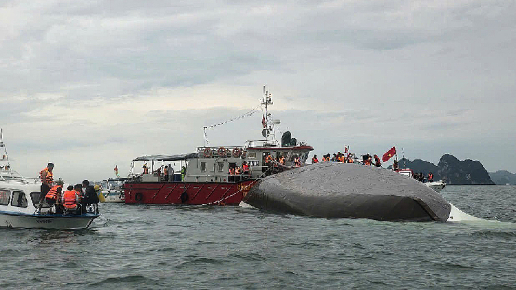 37_dead_after_tourist_boat_capsizes_in_Vietnams_Ha_Long_Bay - My Global News: Young Voices 37 dead after tourist boat capsizes in Vietnam's Ha Long Bay