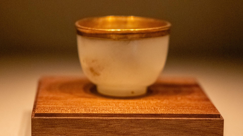 Ancient Chinese ways to stay cool: Jade cup with gold rim