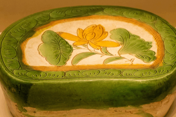 Ancient China’s Cool Secret: The Amazing Porcelain Pillow! Ancient Chinese ways to stay cool: Tri-color porcelain pillow
