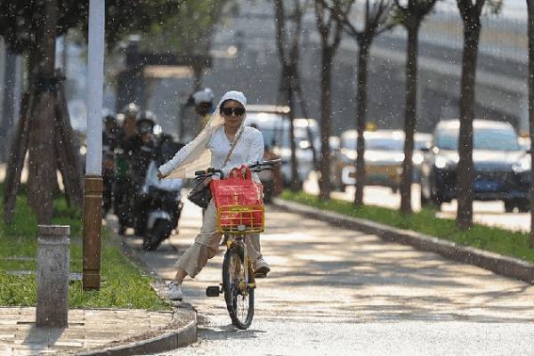 Beijing Boosts Flood Defenses Amid Heavy Rain Alert 🌧️ Beijing activates flood control response amid rainstorm alert