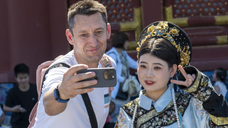 Beijing Buzzes with Tourists as China’s Visa-Free Travel Grows Beijing booms as visa-free travel fuels foreign tourism surge