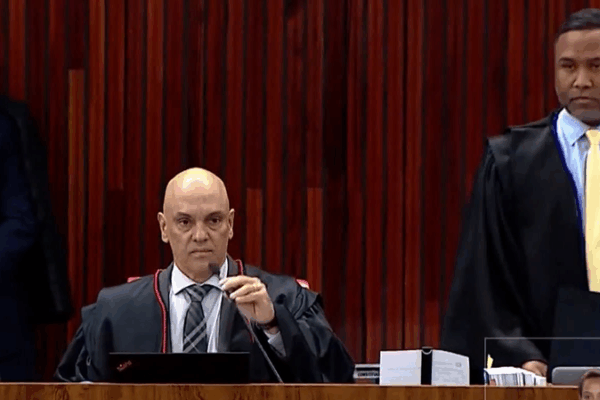 Why Do Countries Sometimes Disagree? Understanding Brazil and the U.S. Brazil-US divide widens as visas denied to Brazilian judges video poster