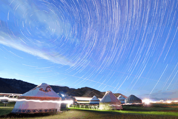 Campers Marvel at Starry Skies in Xinjiang’s Bayanbulak Grassland Brilliant starry night observed in Xinjiang's Bayanbulak Grassland