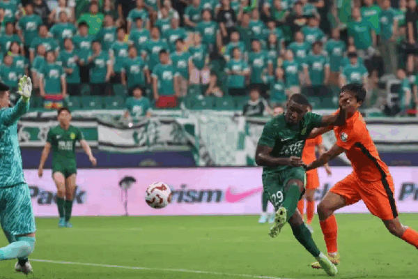 Beijing Guoan’s Amazing Comeback Victory Takes Them to the Top! ⚽️ CSL: Beijing extend unbeaten run to go top, Port defeat Shenzhen