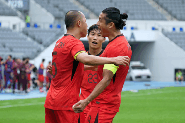 China Beats Hong Kong 1-0 to Finish Third in East Asian Cup ⚽️ China beat China's Hong Kong 1-0, finish third at East Asian Cup