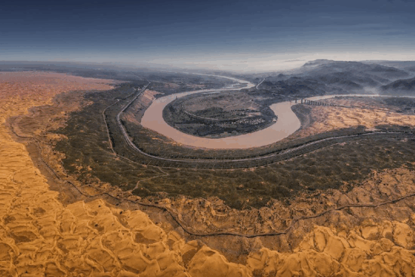 China Builds a Giant Green Wall to Stop a Spreading Desert! 🌵 China completes barrier belt to contain its fourth-largest desert