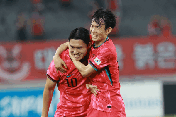 China’s Young Team Faces Tough 3-0 Defeat Against South Korea ⚽ China lose to South Korea 3-0 in East Asian Cup opener