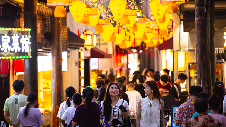 China’s Growing Consumer Market: How Shopping Boosts the Economy! China's consumer market strengthens as a key economic driver