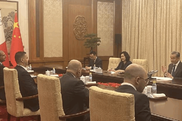 China and Malta’s Leaders Meet in Beijing! Chinese, Maltese FMs meet in Beijing