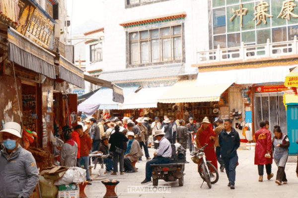 Explore Chongsaikang Market: A Colorful Journey Through Lhasa’s Oldest Bazaar Chongsaikang Market, a popular trading hub in Lhasa