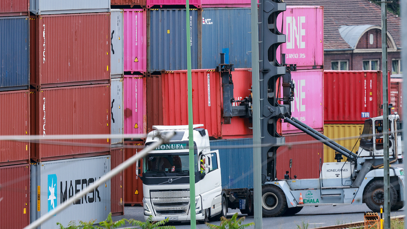 How U.S. Tariffs Affect European Businesses ๐๐ผ EU companies, experts urge action as U.S. tariffs strain economy