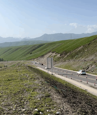 Experience Four Seasons in One Day on Xinjiang’s Stunning Duku Highway! Experience four seasons in a day along Xinjiang's Duku Highway video poster