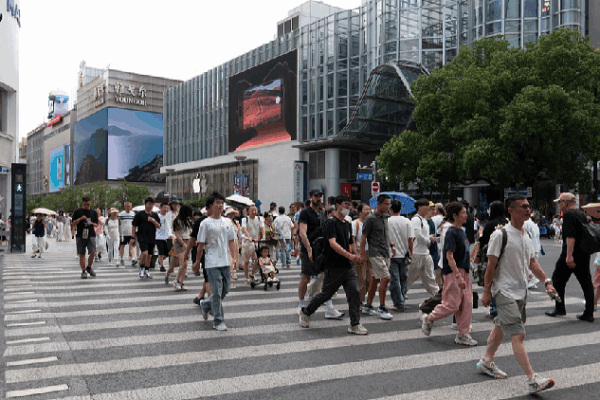 China’s Weather Wow: From Splashing Rain to Blazing Heat! From torrential rain to sauna heat: China's early July weather