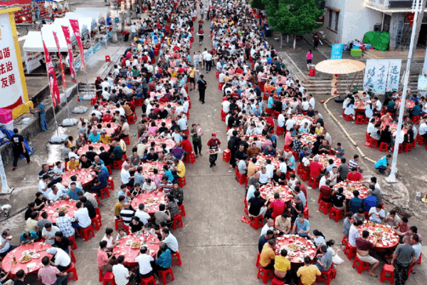 Volleyball, Villages, and Feasts: Hainan’s ‘Village VA’ Brings Fun and Flavor! Hainan's 'Village VA' ignites rural passion with local banquets