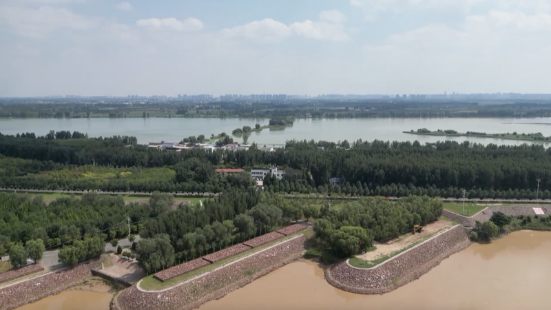 Kaifeng’s Ancient Moat Gets a Makeover: A Splash of History! π°π Historic water system boosts Kaifeng tourism after renovation video poster