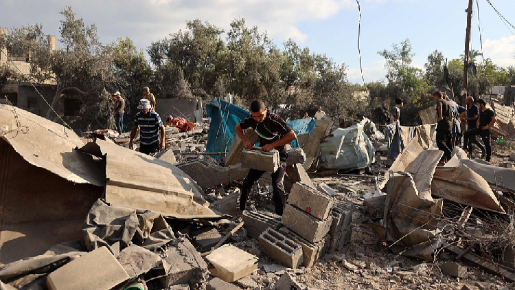 Gaza Families in Danger as Fighting Continues Israeli strikes kill at least 29 as ceasefire talks reach a deadlock