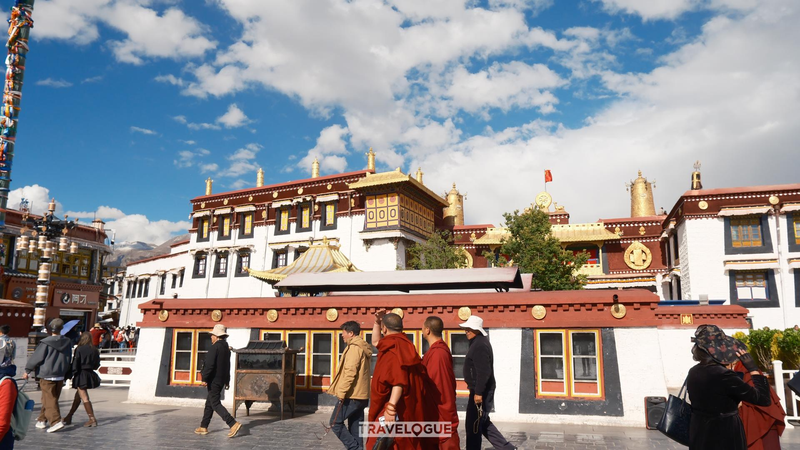 Discover Bakuo Street: The Heart of Lhasa’s Culture Lhasa's most popular pedestrian street: Bakuo Street
