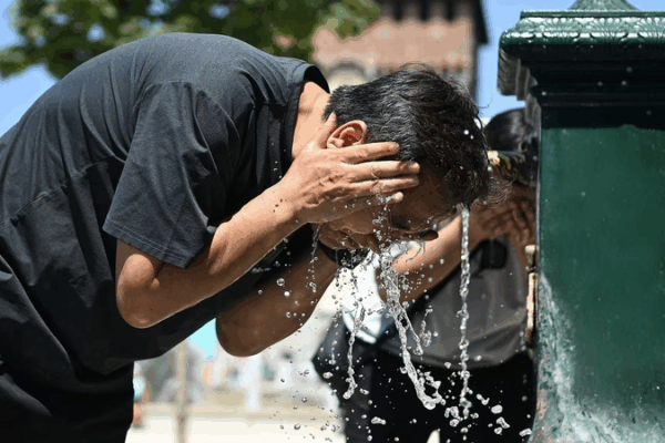 Scorching Heatwaves Sweep Europe: What You Need to Know 🌡️ Live: Extreme heat grips Europe as new warnings are issued video poster