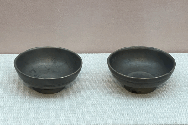 Ancient Cool Hacks: How People in China Stayed Chill Without AC ๐ Minor Heat: A glimpse into ancient ways to stay cool in China