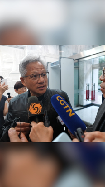 NVIDIA’s H20 AI Chips Coming to China! π NVIDIA to resume sales of H20 GPU chips to China video poster