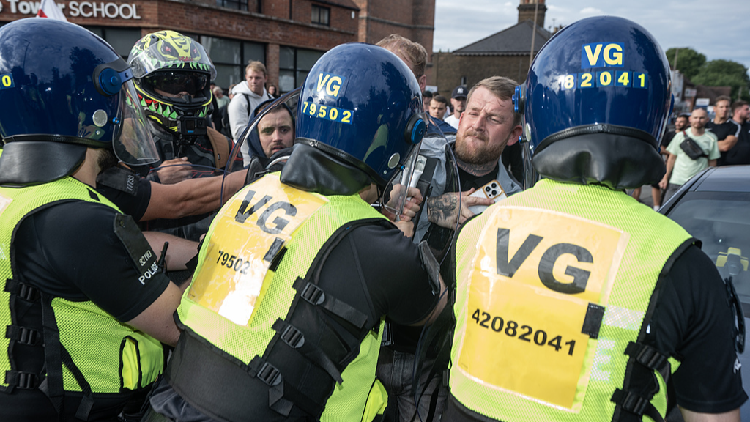 Protests Outside London Hotel Housing Asylum Seekers New clashes erupt outside London hotel housing migrants