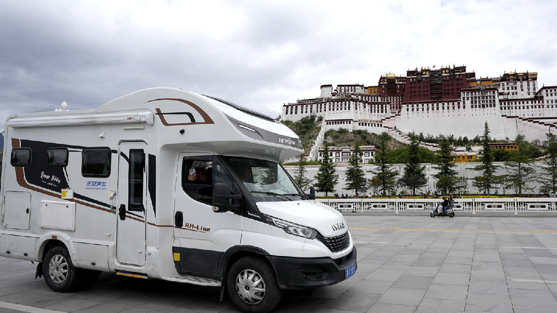 ๐ All Aboard! China’s New Train Delivers Your Car for Epic Road Trips New summer car transport service by rail boosts self-driving travel