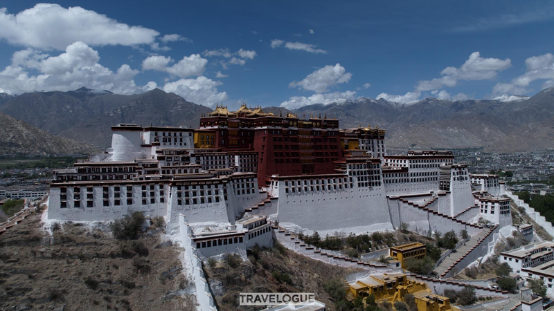 Discover the Potala Palace: A Majestic Castle in the Sky! Potala Palace: The sanctuary at 3,700 meters